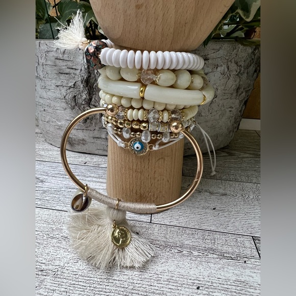 Stylish White & Cream Bead Layered Bracelets Set -Elegant Mixed Bracelets Set - Picture 3 of 10